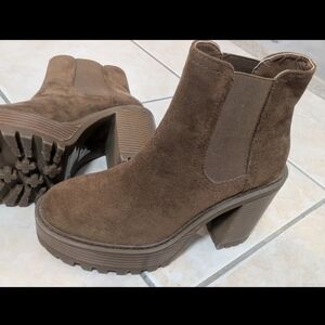 Forever 21 Chunky Heel Boots 5.5